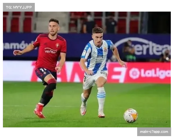 斯图加特后防组织：安东领衔的防线在高位防守时的空当暴露